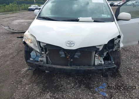 2015 Toyota Sienna Xle 8 Passenger из США, поврежденный, VIN 5TDYK3DC2FS530821